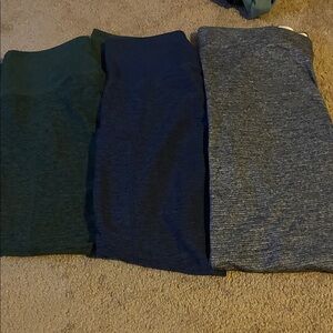 3 pairs size large leggings